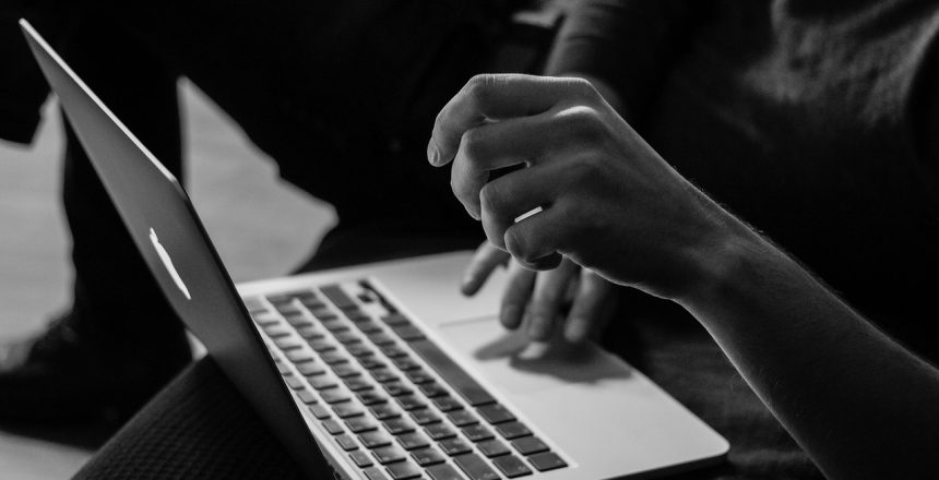 stocksnap-laptop-2592500_1280